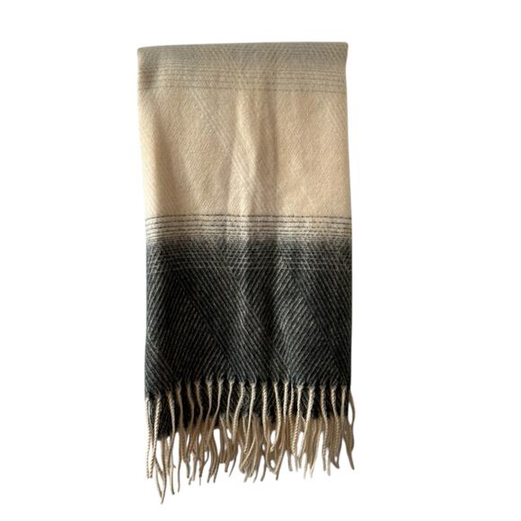 The Paper Store Gray & Cream Blanket Scarf - Tassels  - 25"x 80" New - Picture 1 of 6